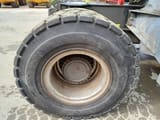 2016 Sennebogen 735E material handler tire detail