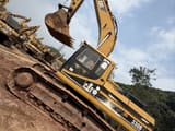 2013 Caterpillar 330B crawler excavator, side profile view