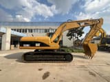 Pelle sur chenilles Caterpillar 320CL de 2011, vue latérale