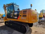 Escavatore cingolato Caterpillar 320D2 del 2025, vista posteriore tre quarti