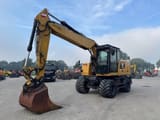 2020 Caterpillar M320F wheel excavator, side view