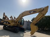 2016 Caterpillar 320CL crawler excavator side view