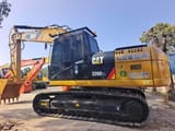 Pelle sur chenilles Caterpillar 320D2L 2024, vue de profil