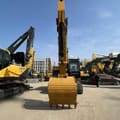 Pelle sur chenilles Caterpillar 320D2 de 2016, vue de face