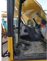 Vue intérieure de la cabine d'une pelle sur chenilles Komatsu PC220-8 de 2020