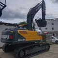 2018 Hyundai 225LVS crawler excavator, rear three-quarter view