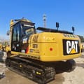 Koparka gąsienicowa Caterpillar 320D z 2021, widok tylny pod kątem