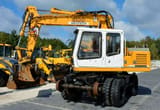 2002 Liebherr A900 ZW Litronic wheel excavator, front three-quarter view