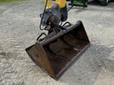 2009 Komatsu PW98MR-8 wheel excavator bucket and quick coupler