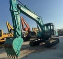 Gusjenični bager Japanski višak Građevinski bager Kobelco SK210 SK230 Gusjenični bager s cijevi za čekić u Šangaju (2019)