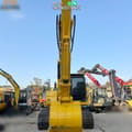 Pelle sur chenilles Komatsu PC220-8 de 2020, vue de face