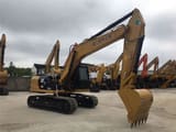 2023 Caterpillar 320D2L paletli ekskavatör, yandan görünüm