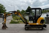 2001 Caterpillar 302.5 mini excavator side view