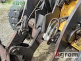 2000 Volvo L40B loader arm and hydraulic detail