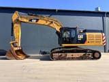 2017 Caterpillar 352F crawler excavator, side profile view