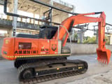 2015 Hitachi ZAXIS 200HG crawler excavator side view