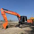 Hitachi ZAXIS 200 crawler excavator, side view