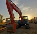 Гусеничний екскаватор Hitachi ZX210