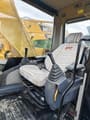 2019 Caterpillar 320D2 екскаватор, інтер'єр кабіни