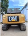 2023 Caterpillar 320D2 Raupenbagger Heckansicht