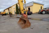 2018 Komatsu PC210LC-11 crawler excavator bucket and boom detail