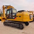 2024 Caterpillar 320D2L Raupenbagger, hintere Dreiviertelansicht
