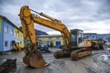 2004 Liebherr R934B crawler excavator, front three-quarter view