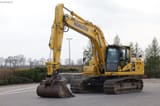 2020 Komatsu PC210LC-11 crawler excavator, front three-quarter view