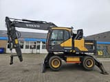 2016 Volvo EW160E wheel excavator side view