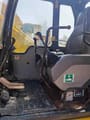 Vue intérieure d'une pelle sur chenilles Komatsu PC220-8 de 2018