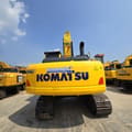 2024 Komatsu PC200-8 paletli ekskavatör, arkadan görünüm