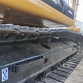 Гусеничный экскаватор Caterpillar 320D 2020 года, вид на ходовую часть