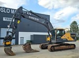 2015 Volvo EC250ENL crawler excavator, side view