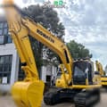 2022 Komatsu PC200-8 paletli ekskavatör, ön üç çeyrek görünüm