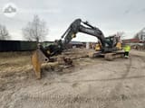 2018 Volvo EC220EL crawler excavator, side profile view
