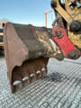 2012 Caterpillar 324E excavator bucket detail
