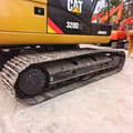 2024 Caterpillar 320D2L Raupenbagger Seitenansicht der Ketten