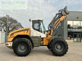 2014 Liebherr L 538 wheel loader side view