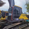 2016 Volvo EC290 crawler excavator, side view of cab