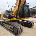 Гусеничный экскаватор Caterpillar 320D 2020 года, вид сзади-три четверти