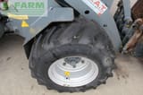 2009 Giant D 335 T mini excavator wheel detail