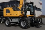 2017 Liebherr A914 Litronic wheel excavator side view