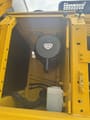Compartimento do motor da escavadora de rastos Komatsu PC220-8 de 2024