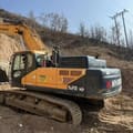 2020 Hyundai 520VS crawler excavator, rear three-quarter view