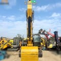 2017 Caterpillar 320D2 paletli ekskavatör, ön görünüm