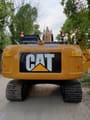 Escavatore cingolato Caterpillar 320D2 del 2024, vista posteriore