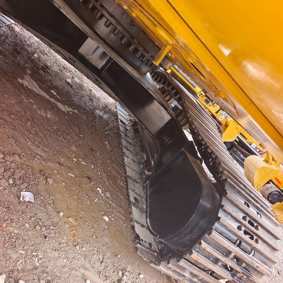2024 Caterpillar 330GC crawler excavator undercarriage view