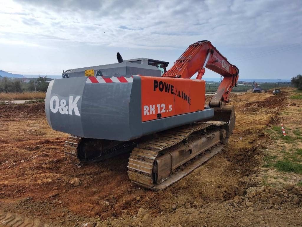 2002 O&K RH 12.5 crawler excavator rear view