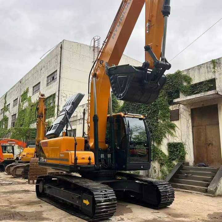 Hyundai R220-9S crawler excavator, side view