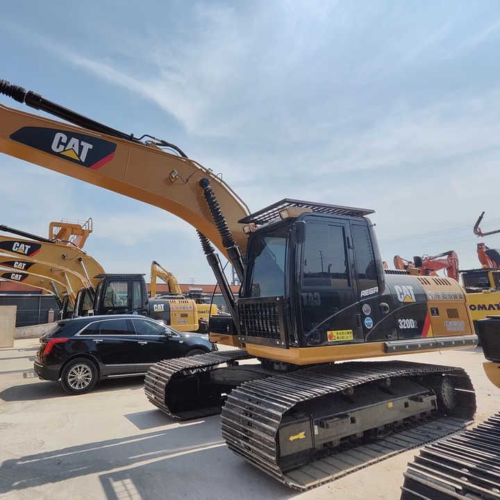 2023 Caterpillar 320D2 crawler excavator, side view